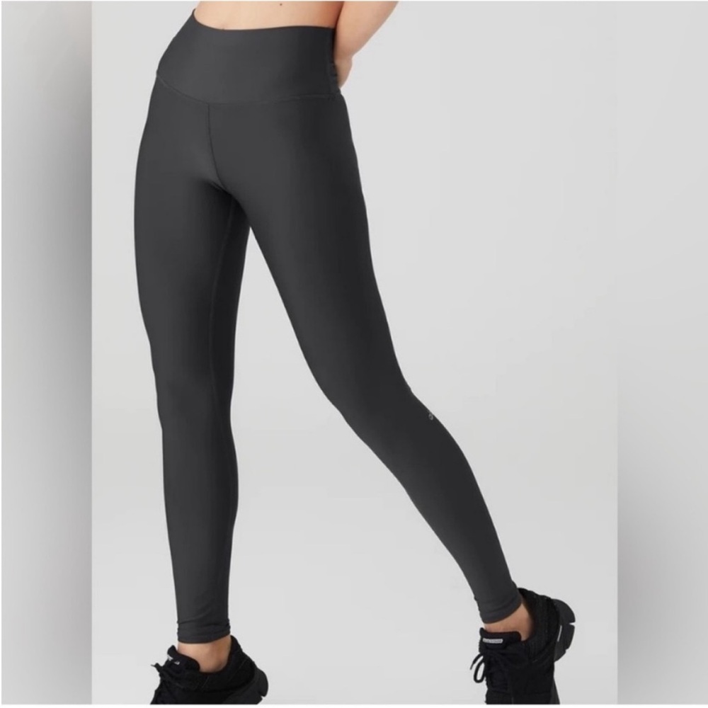 ALO Yoga Airlift Leggings in Charcoal Grey